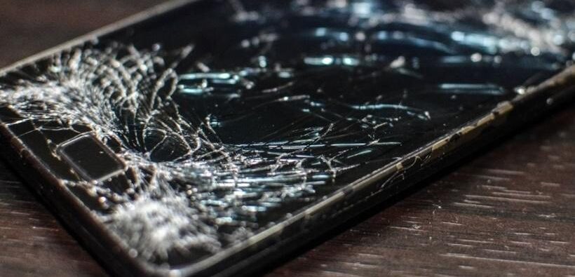 display.lk- How to Protect Your Phone Display from Cracks and Scratches